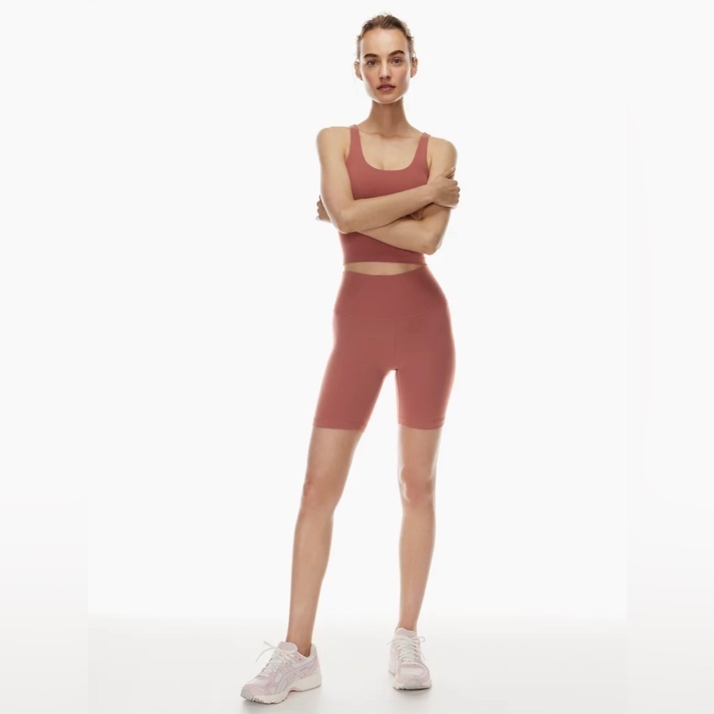 Aritzia TnAction Hi-Rise 7" Short